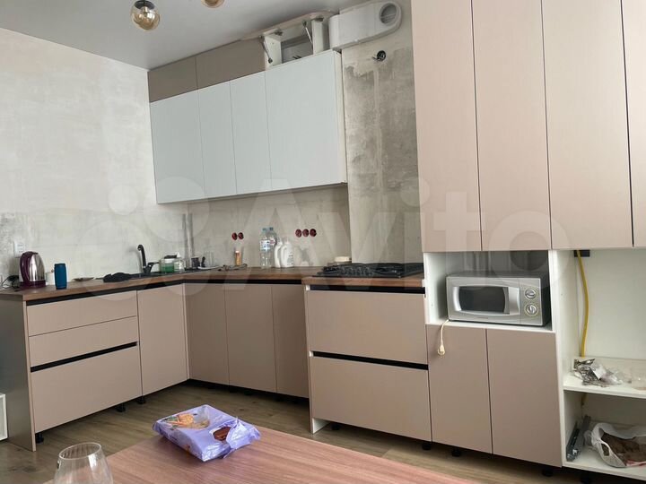 2-к. квартира, 62 м², 1/3 эт.