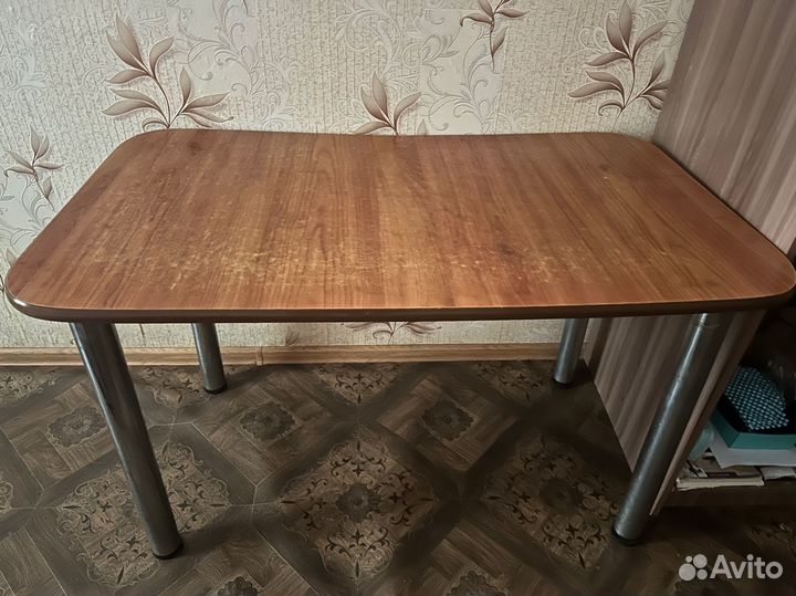 Кухонный стол