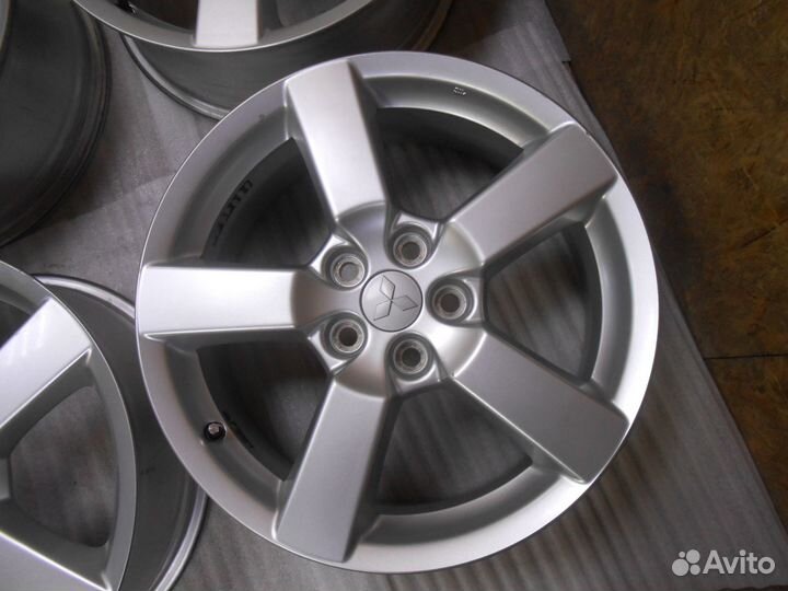 4 диска R18 Mitsubishi оригинал