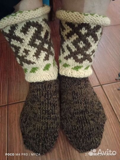 Носки с обереговым узором