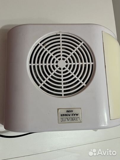 Стол для маникюра с пылесосом с лампой