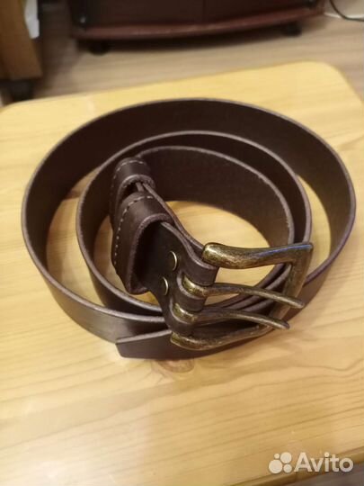 Мужской кожаный ремень коричневый