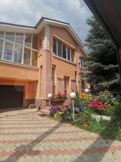 Дом 330 м² на участке 20 сот.