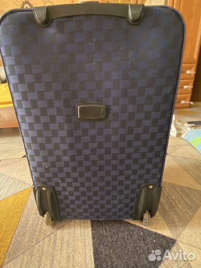 Чемодан на колесах