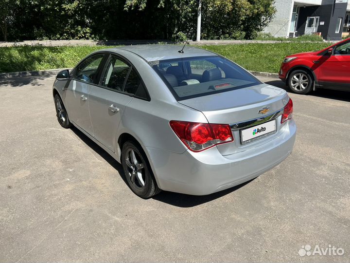 Chevrolet Cruze 1.8 МТ, 2010, 175 000 км
