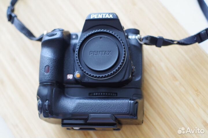 Pentax K-5 + батарейная ручка D-BG4 + бонусы