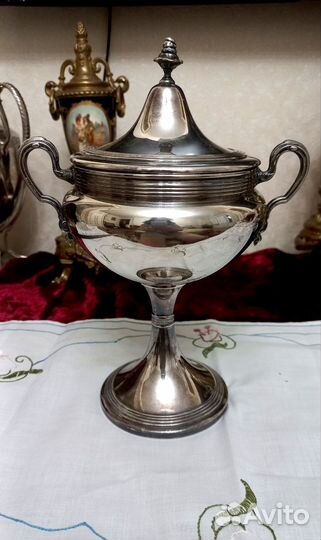 Антиквариат Ваза посеребрение на ножке, Европа