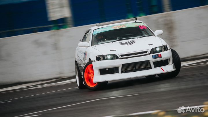 Урок летнего дрифта на подготовленном авто