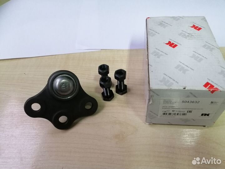 Опора шаровая левая Opel Meriva-A