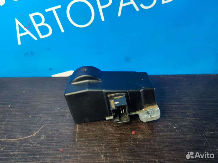 Блокератор рулевого вала Volkswagen Passat b6