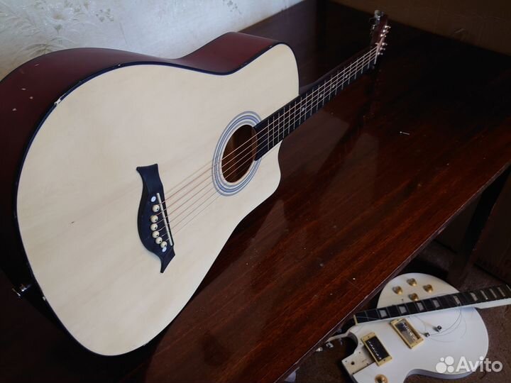 Гитара акустическая