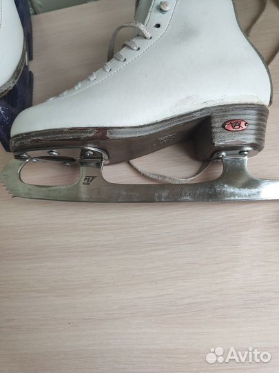 Фигурные коньки Riedell