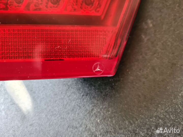 Фонарь в крышку багажника Mercedes w212