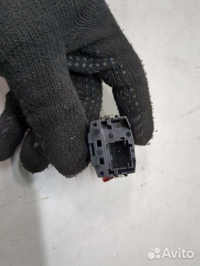 Кнопка аварийки BMW 7 G11, G12, 2016