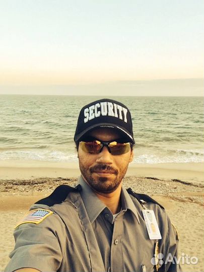 Охранник в элитный ресторан у моря