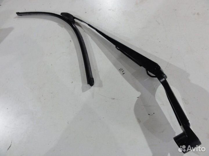 Поводок стеклоочистителя передний левый Nissan