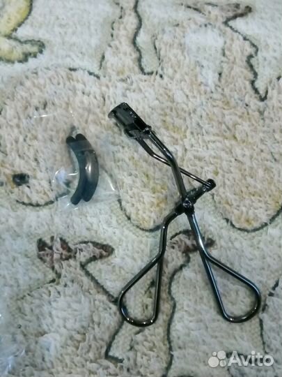 Зажим для закручивания ресниц Мару Кау