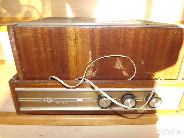 Проигрыватель винила riga akkords СССР