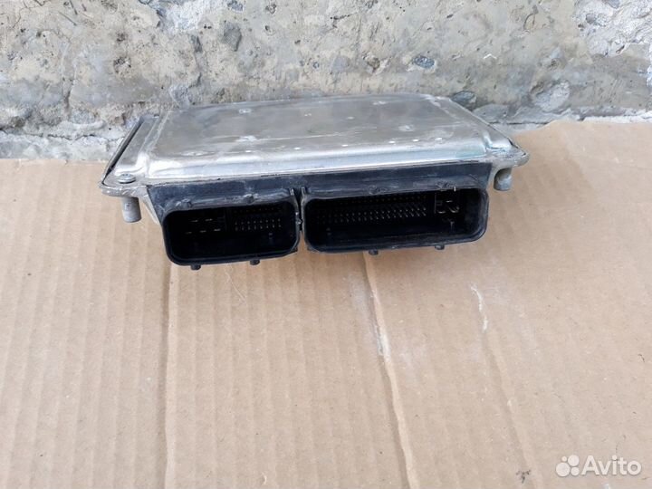 Блок управления двигателем Audi A8 D3