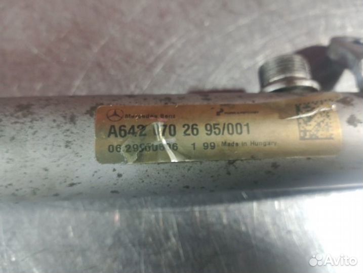 Топливная рампа правая Mercedes E-Class W211 OM642