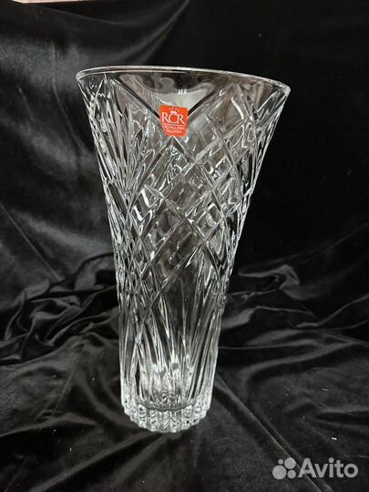 Хрустальная ваза для цветов