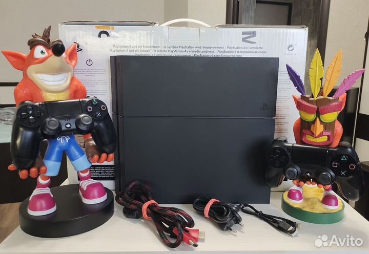 Sony PS4, 50+ игр, 2 геймпада