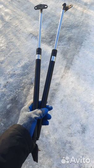 Стойки крышки багажника-газлифт Тойота Королла 110