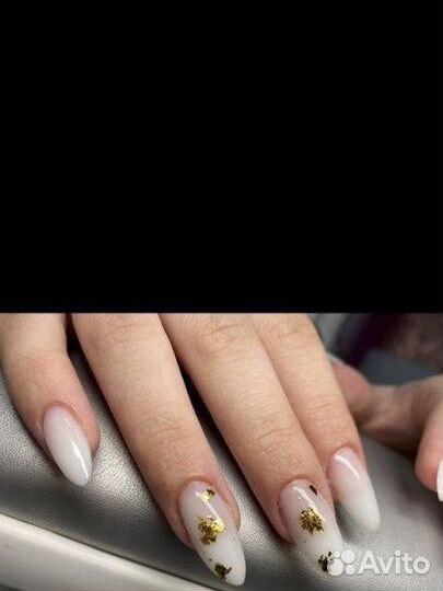 Модель на маникюр