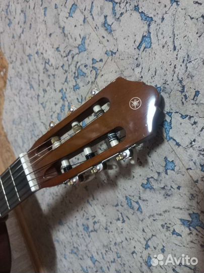 Классическая гитара yamaha C40