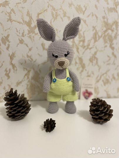 Вязаная игрушка Зайка ручная работа