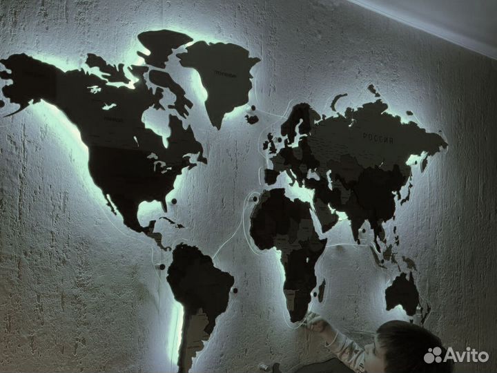 Деревянная карта мира на стену