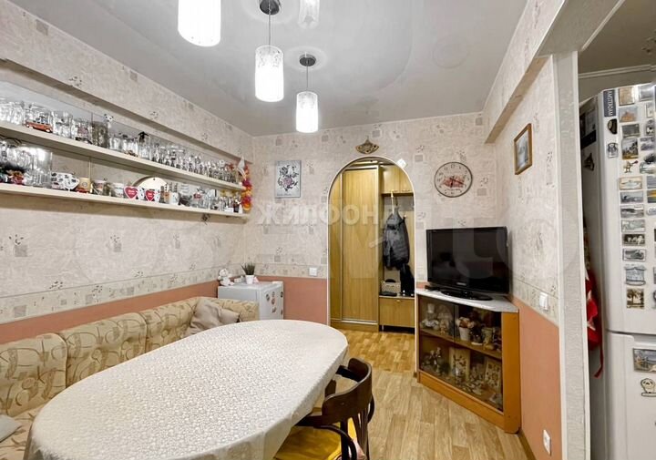 4-к. квартира, 60 м², 8/9 эт.