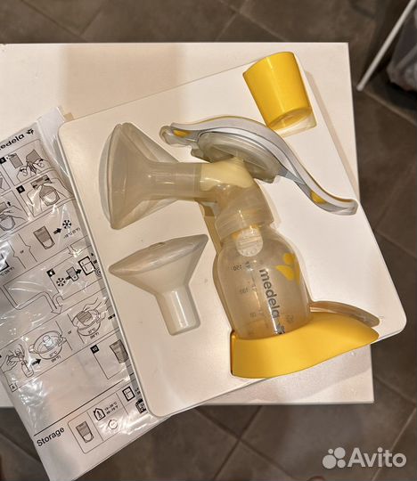 Молокоотсос ручной Medela