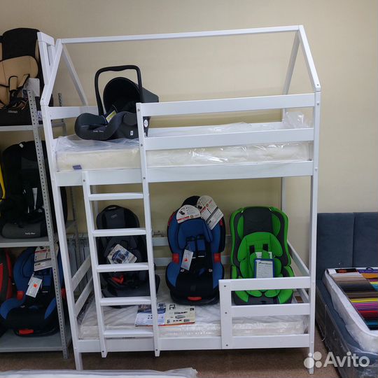 Двухъярусная кровать домик из массива березы