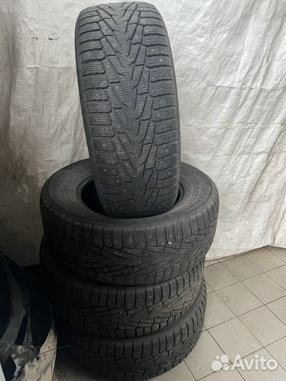 Nokian Tyres Hakkapeliitta 7 285/60 R18 116T