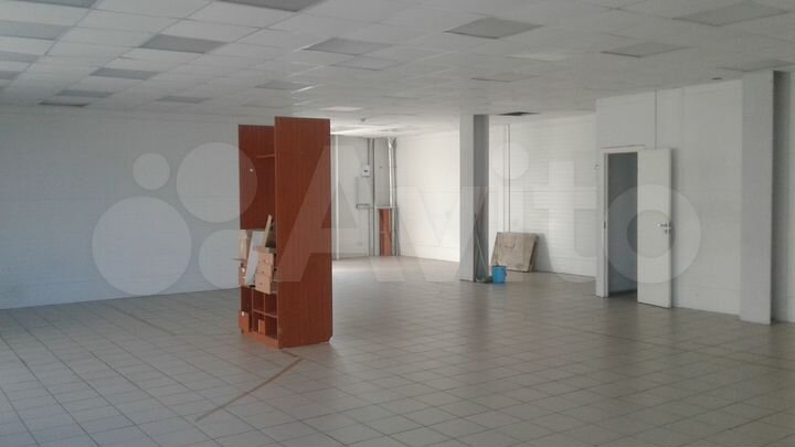 Торговое помещение, 136 м²