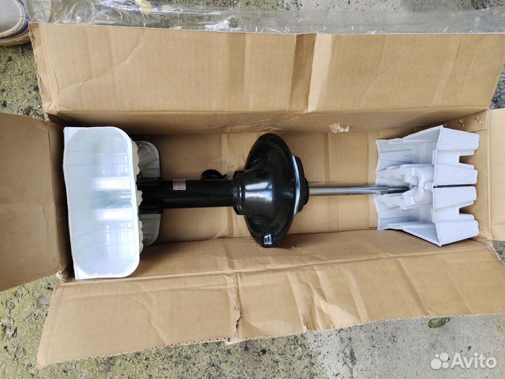 Амортизатор передний правый хундай гранд старекс