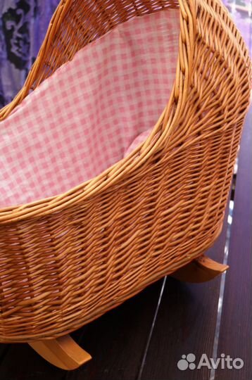 Кроватка для куклы