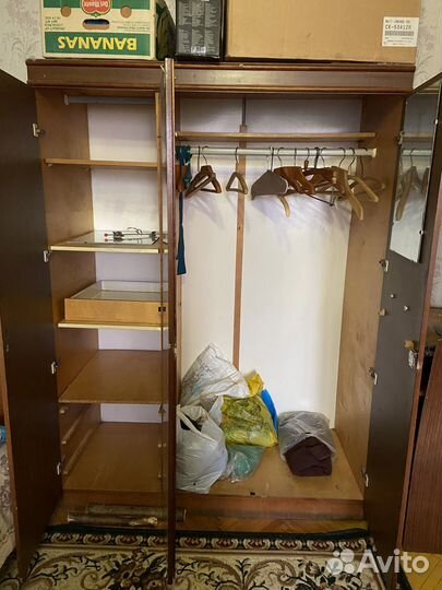 Шкаф