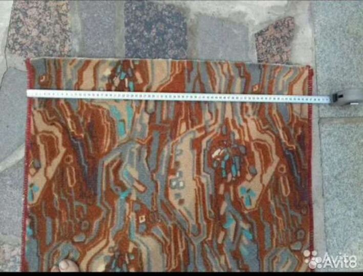 Ковер с ковровой дорожкой