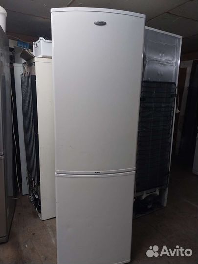 Холодильник Whirlpool