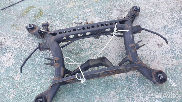 Балка задняя на Mercedes-Benz W140 C140