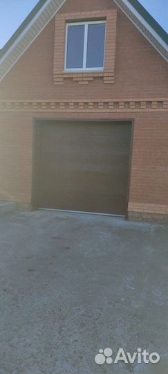 Гаражные секционные ворота