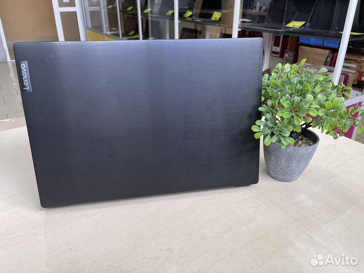 Мощный ноутбук Lenovo/ Ryzen 3/8GB/Vega 3/SSD