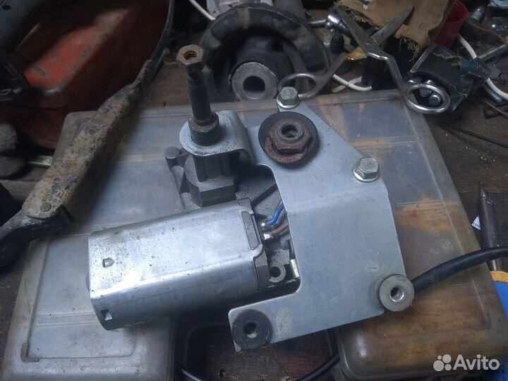 Моторчик заднего стеклоочистителя Opel Omega B