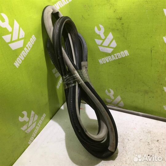 Уплотнитель двери Фольксваген Гольф 4 Бора