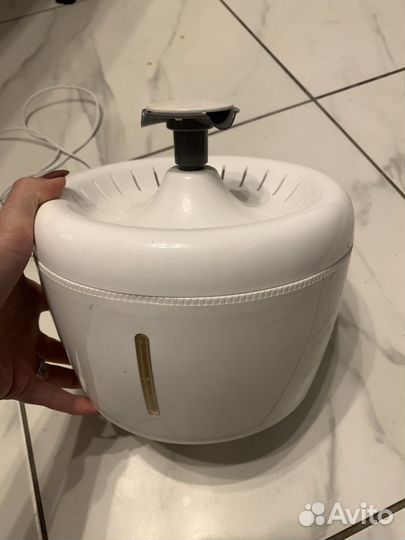 Фонтан поилка для кошек