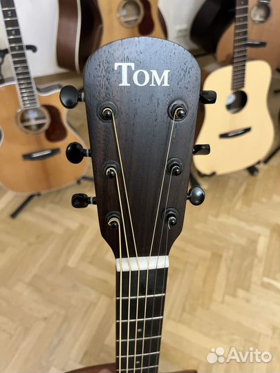 Акустическая гитара (массив) + хороший чехол