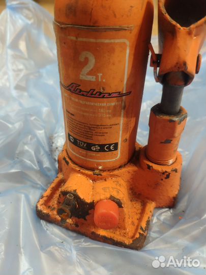 Домкрат гидравлический