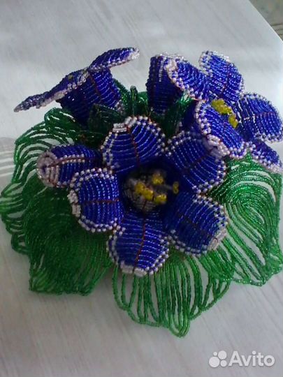 Цветы из бисера